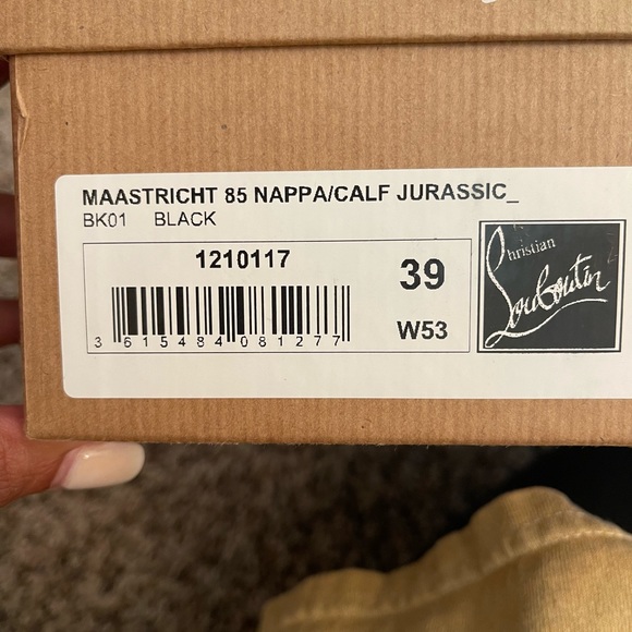 CHRISTIAN LOUBOUTIN! 👠 - Picture 7 of 8